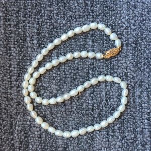 Strand of freshwater pearls